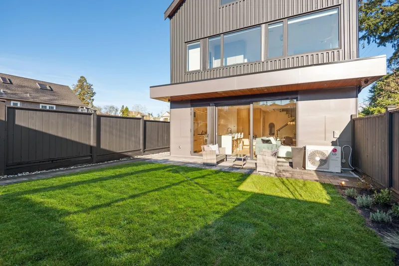 2 3620 W 20TH AVENUE - photo 3 of 25