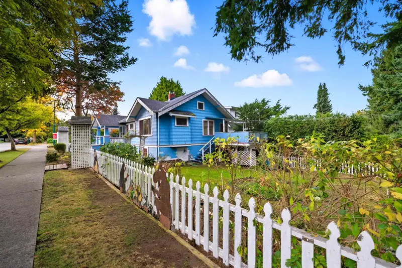 3791 INVERNESS STREET - photo 2 of 16