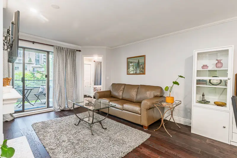 305 2925 GLEN DRIVE - photo 3 of 24