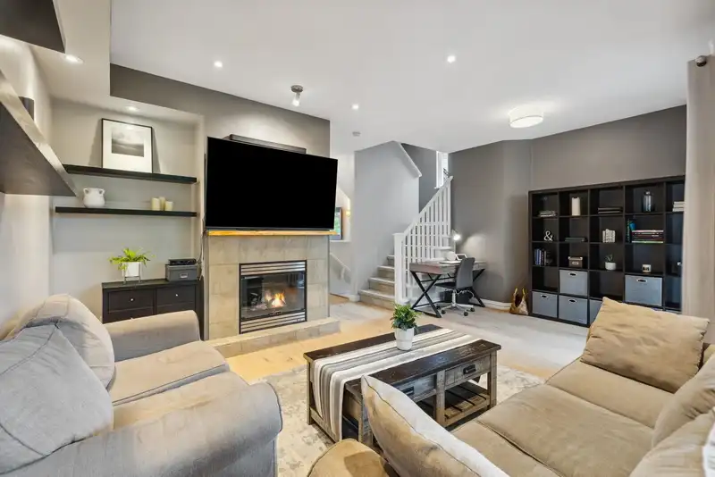 6 50 PANORAMA PLACE - photo 2 of 24