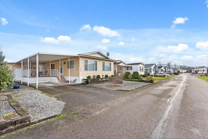 101 9055 ASHWELL ROAD - photo 3 of 32