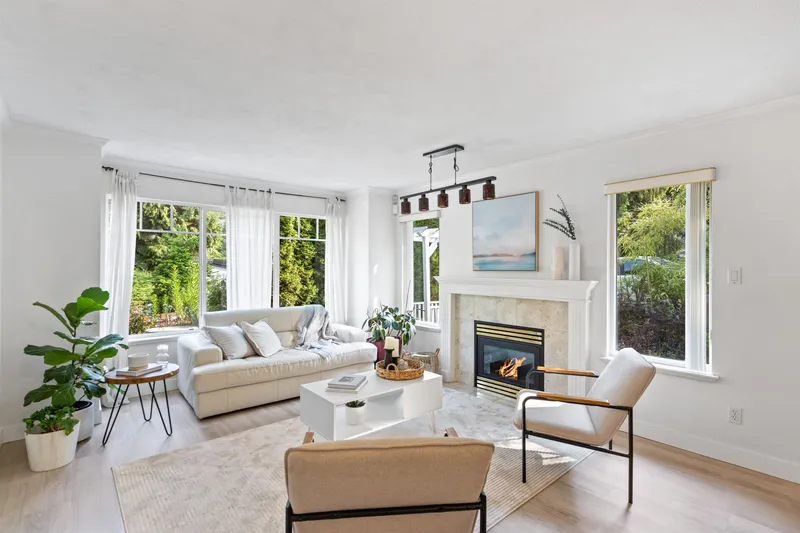 869 SEYMOUR BOULEVARD - photo 1 of 25