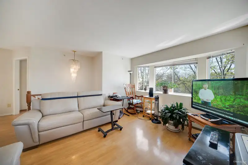4502 NANAIMO STREET - photo 3 of 17