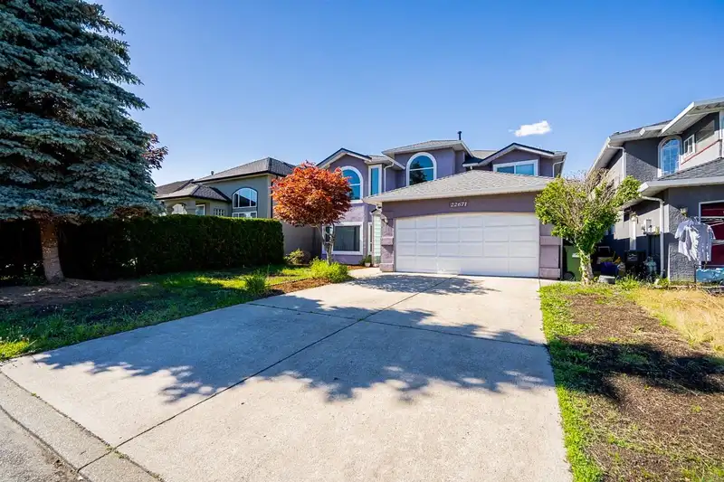 22671 MCLEAN AVENUE - photo 1 of 24