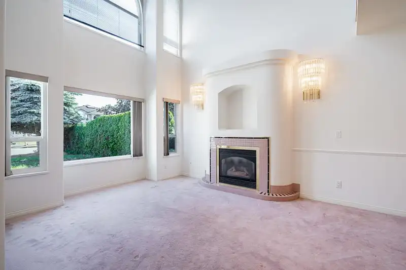 22671 MCLEAN AVENUE - photo 3 of 24