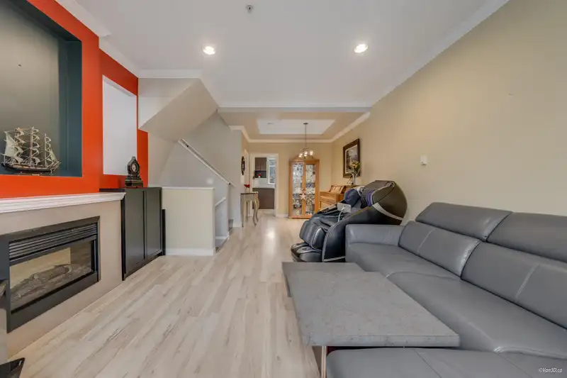 1 2039 CLARKE STREET - photo 3 of 22