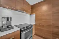 401 1677 LLOYD AVENUE - thumbnail 8