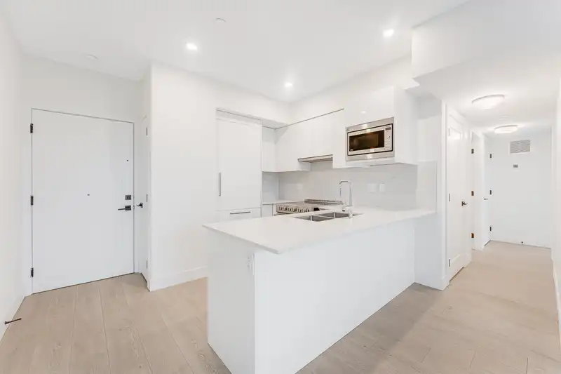 507 5399 JOYCE STREET - photo 4 of 27