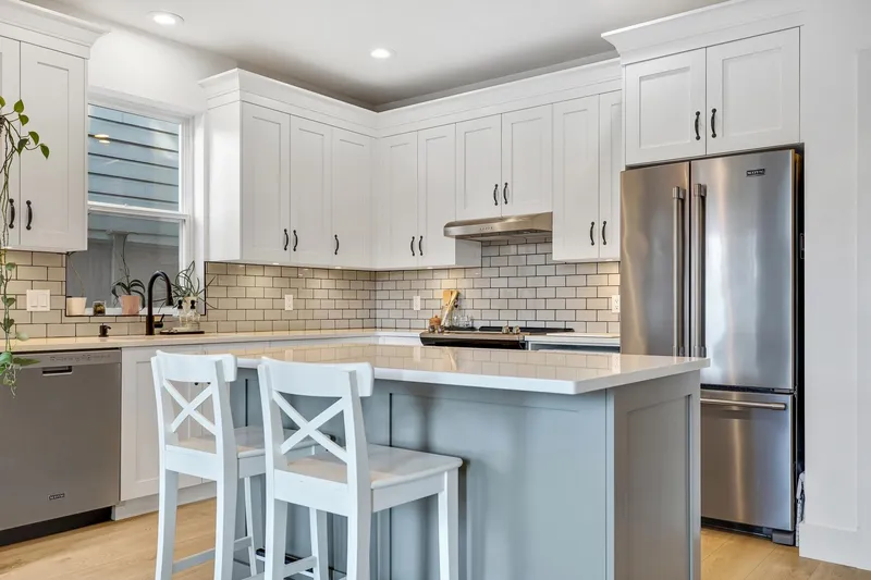 5681 47A AVENUE - photo 1 of 25