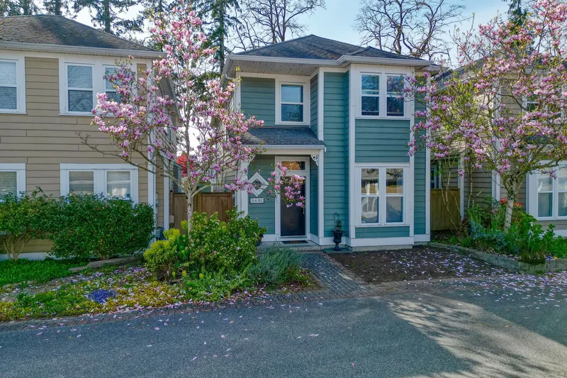 5681 47A AVENUE - photo 2 of 25