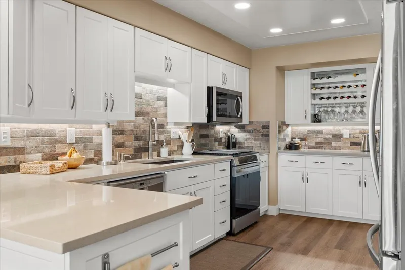 220 32691 GARIBALDI DRIVE - photo 3 of 25