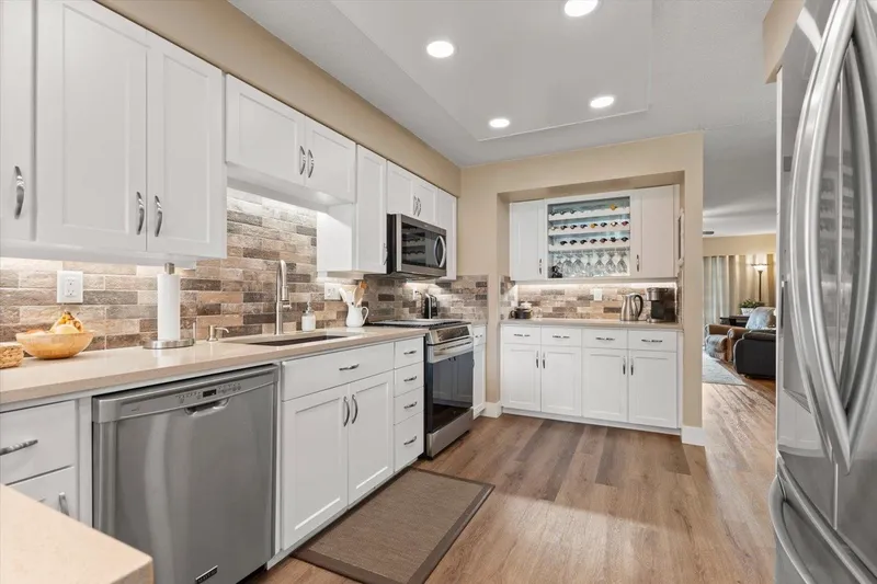 220 32691 GARIBALDI DRIVE - photo 4 of 25