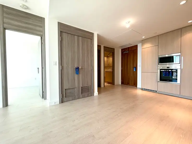 1107 8611 HAZELBRIDGE WAY - photo 2 of 14
