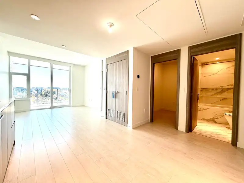 1107 8611 HAZELBRIDGE WAY - photo 3 of 14