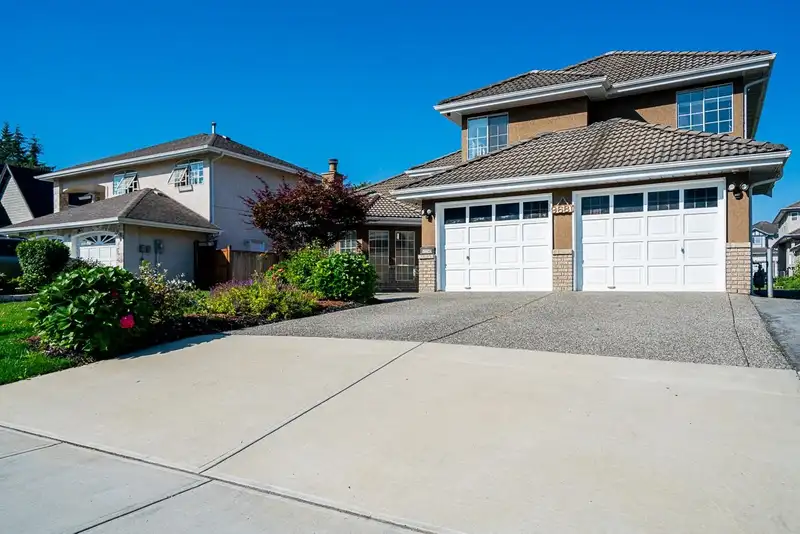 9681 157 STREET - photo 2 of 37