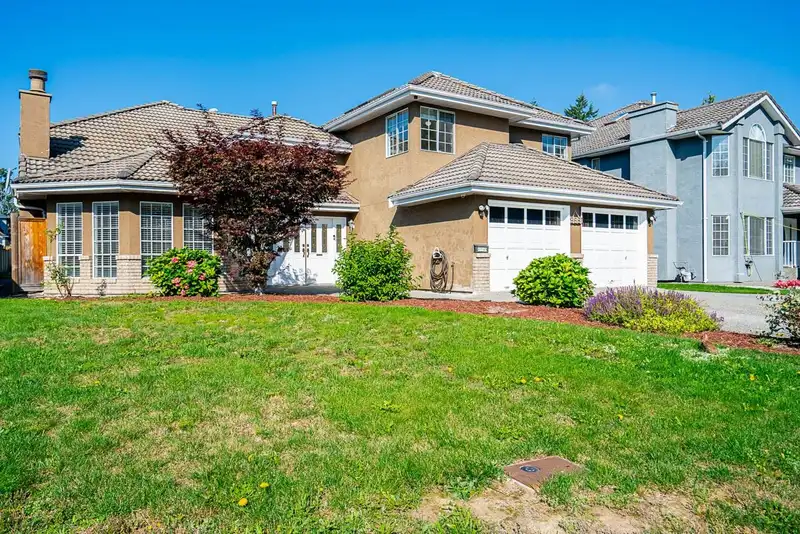 9681 157 STREET - photo 3 of 37