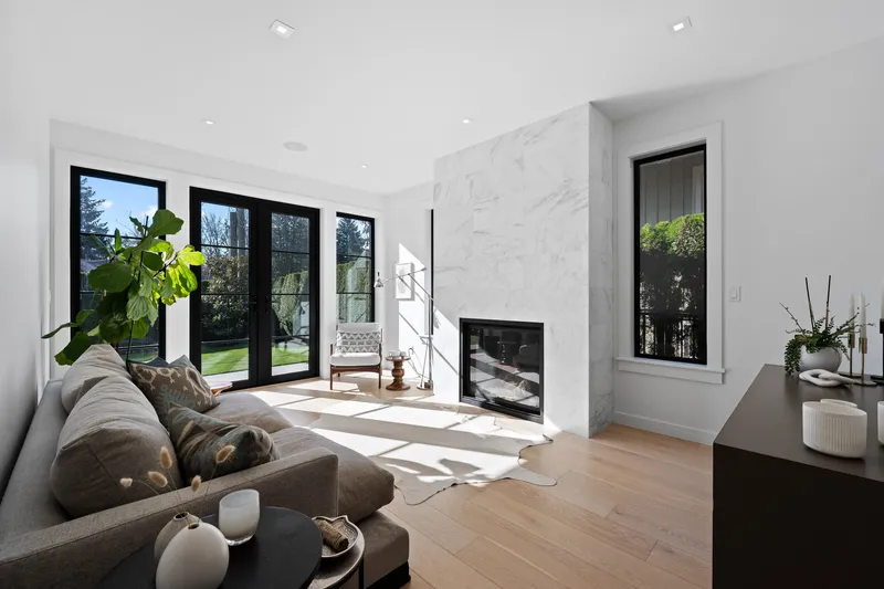 968 BELVISTA CRESCENT - photo 2 of 25