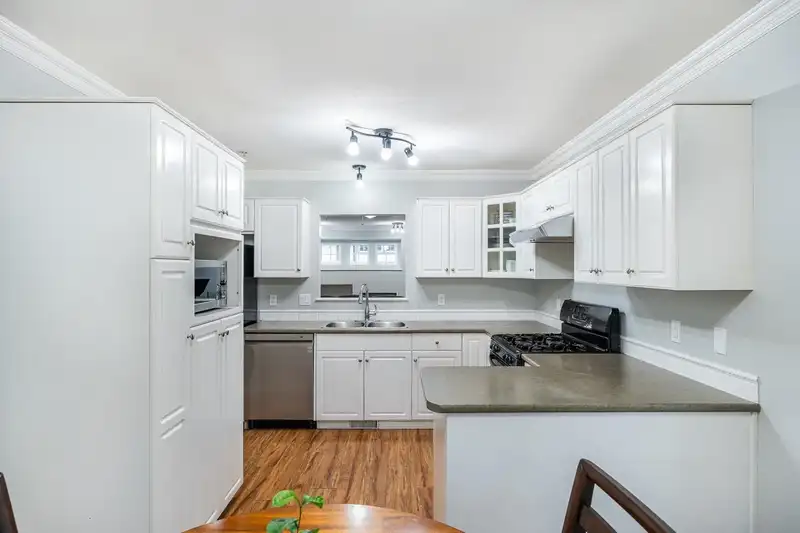 5 20222 96 AVENUE - photo 4 of 40