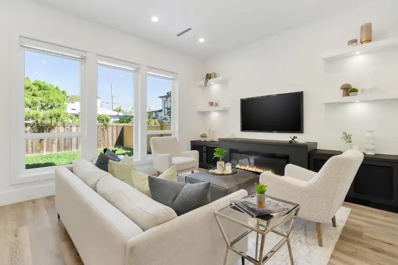 11803 86A AVENUE - photo 3 of 26
