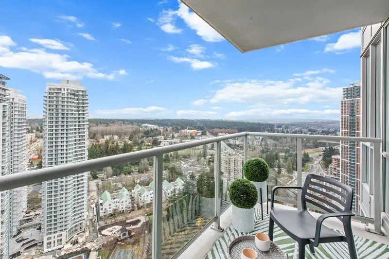 3404 9981 WHALLEY BOULEVARD - photo 1 of 37
