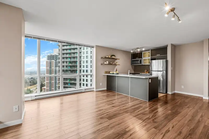 3404 9981 WHALLEY BOULEVARD - photo 3 of 37