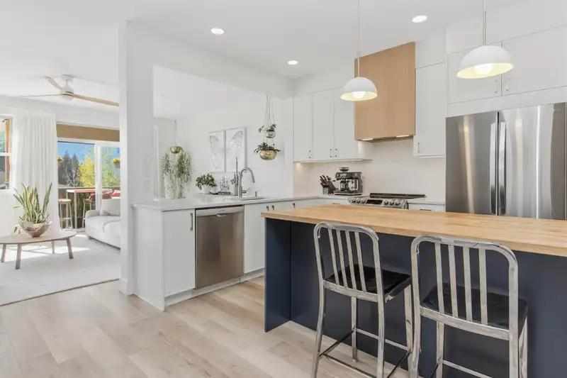 6 1024 GLACIER VIEW DRIVE - photo 2 of 40