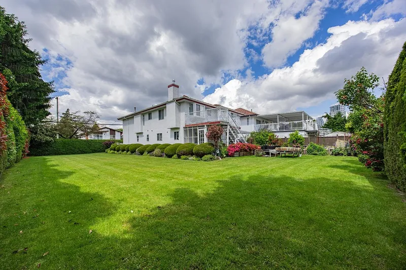 7168 SUSSEX AVENUE - photo 3 of 25