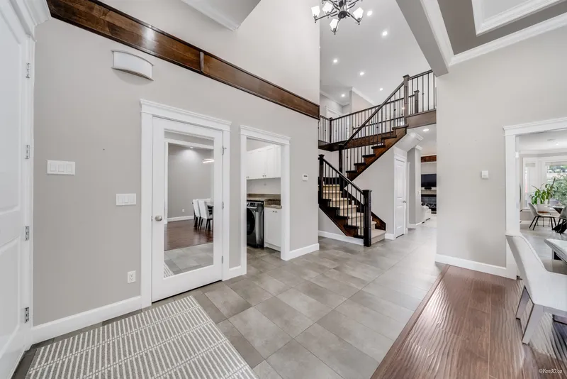 15688 92 AVENUE - photo 4 of 25