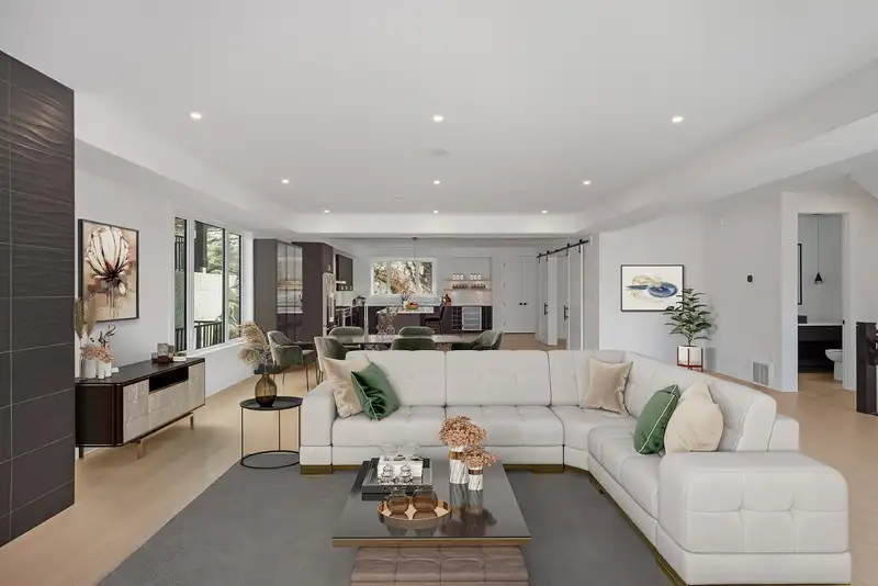 28 3385 MAMQUAM ROAD - photo 3 of 10