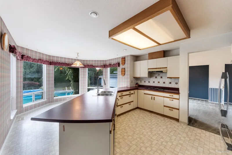 19798 34A AVENUE - photo 4 of 23