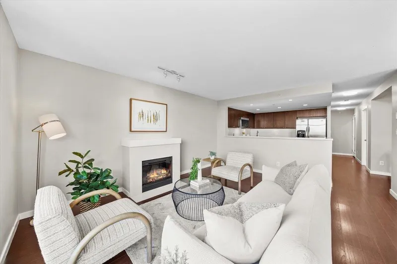 602 8120 LANSDOWNE ROAD - photo 3 of 25