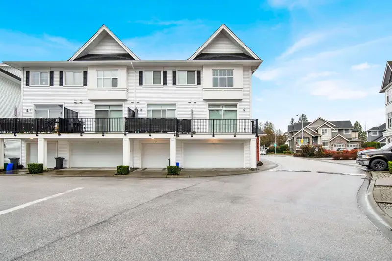 86 27735 ROUNDHOUSE DRIVE - photo 2 of 25