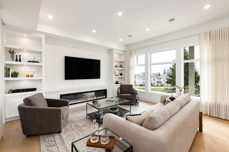 101 1810 165A STREET - photo 2 of 19