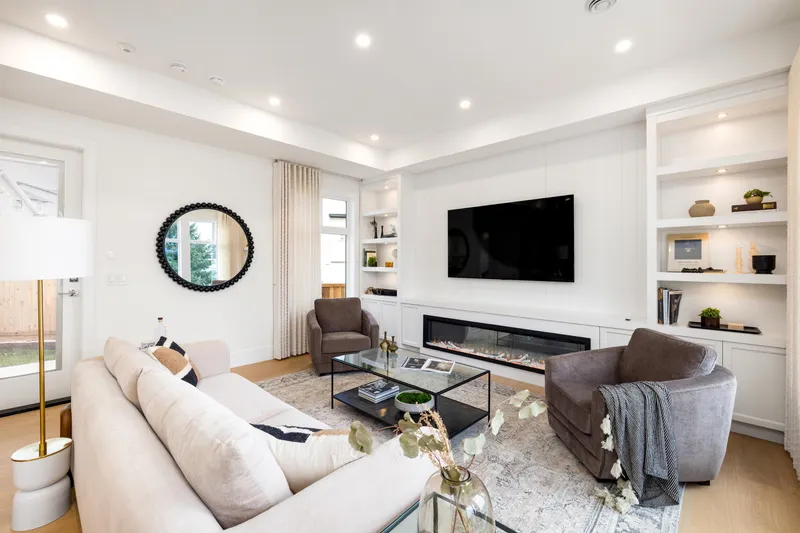 101 1810 165A STREET - photo 4 of 19