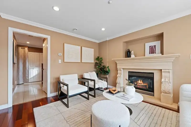 1254 E 11TH AVENUE - photo 4 of 28