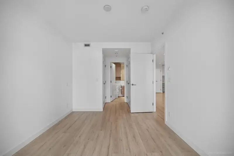 3008 6080 MCKAY AVENUE - photo 3 of 39