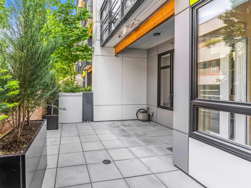 104 3018 ST. GEORGE STREET - photo 2 of 31