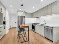 104 3018 ST. GEORGE STREET - thumbnail 3