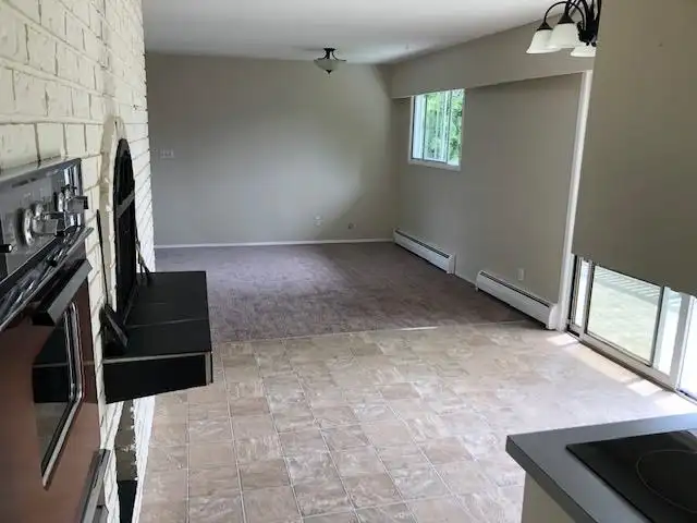 14150 BLACKBURN AVENUE - photo 4 of 12