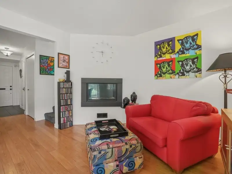1106 PREMIER STREET - photo 4 of 33