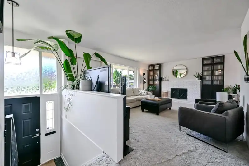 13095 103A AVENUE - photo 3 of 33