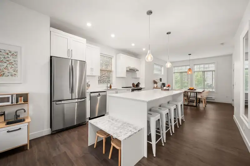 42 1708 KING GEORGE BOULEVARD - photo 4 of 33