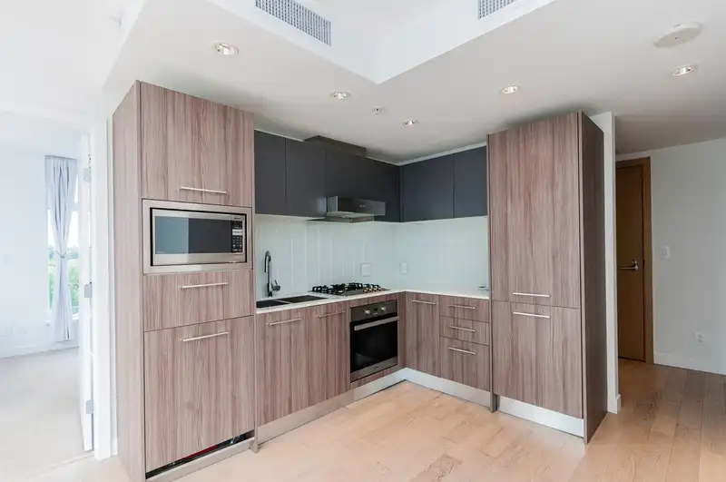 910 4638 GLADSTONE STREET - photo 3 of 27