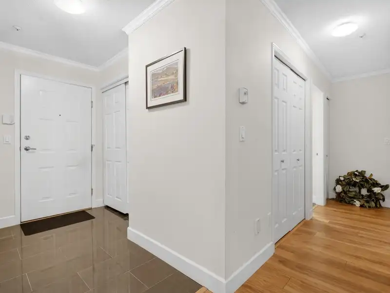 207 78 RICHMOND STREET - photo 3 of 26