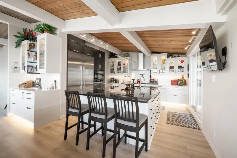 195 KELVIN GROVE WAY - photo 4 of 25