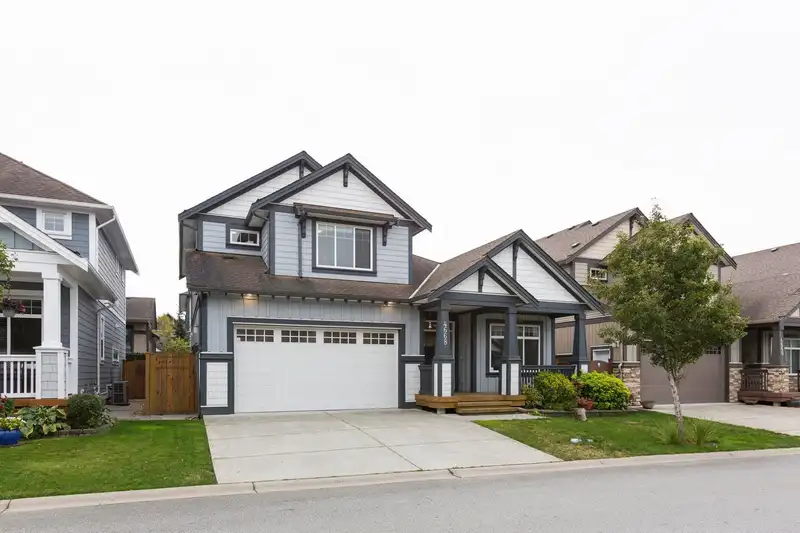 4668 ROBIN LANE - photo 2 of 37