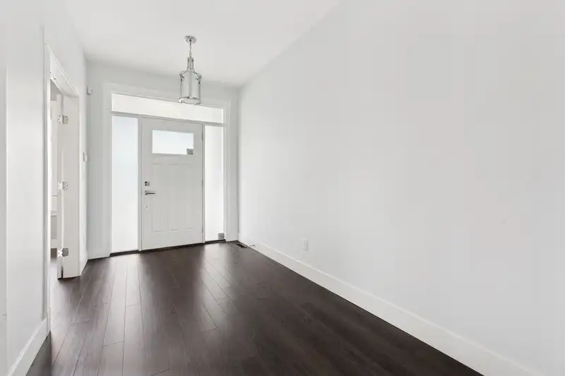 4668 ROBIN LANE - photo 3 of 37