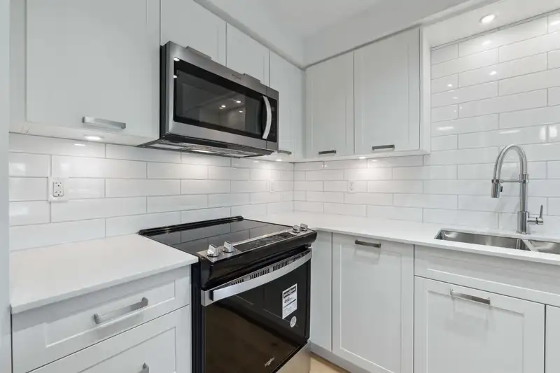 302 22562 121 AVENUE - photo 3 of 33