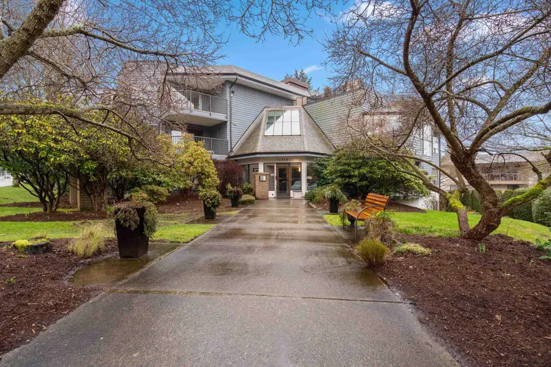 202 14950 THRIFT AVENUE - photo 1 of 25