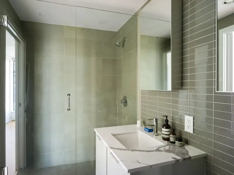 2105 128 W CORDOVA STREET - photo 4 of 40